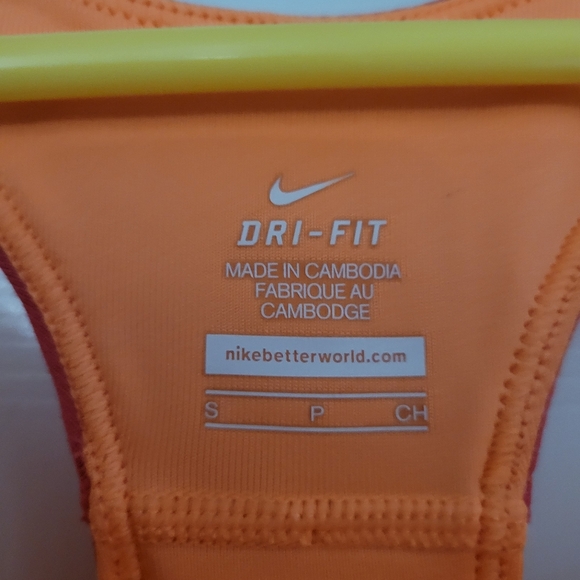 Nike Dri-Fit top - Picture 3 of 7